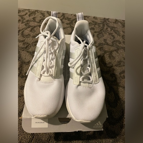 Adidas 8.5 shoes - Picture 2 of 5